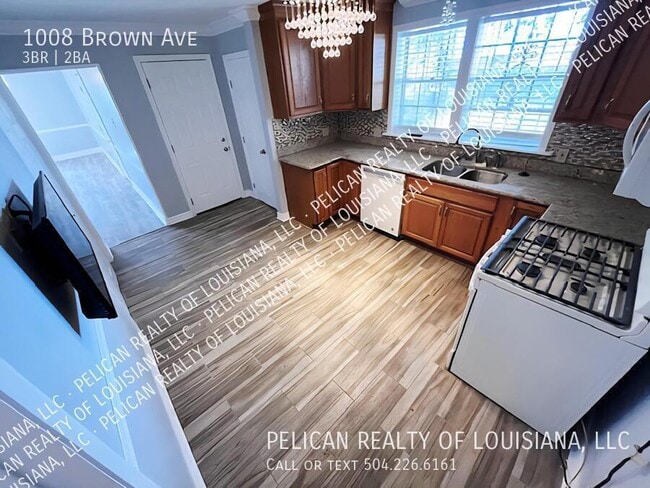 Building Photo - 1008 Brown Ave