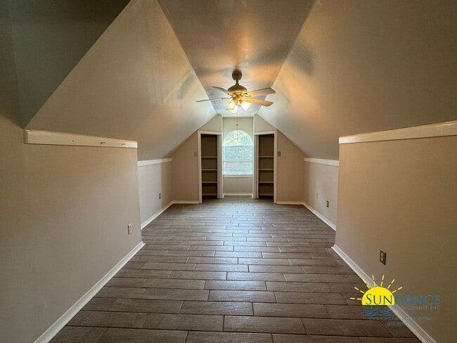 Building Photo - Charming 4-Bedroom Home in Parkwood Place, Bluewater Bay - Cul-de-Sac!