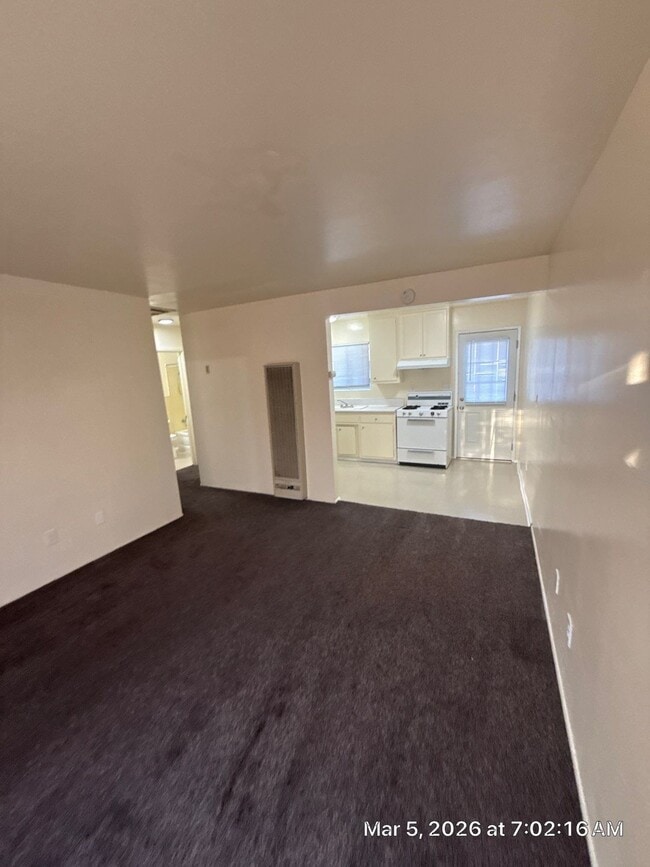 Building Photo - 955 W C St