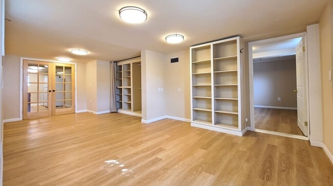 Building Photo - Ground Floor 1 Bed/1 Bath Apartment close ...