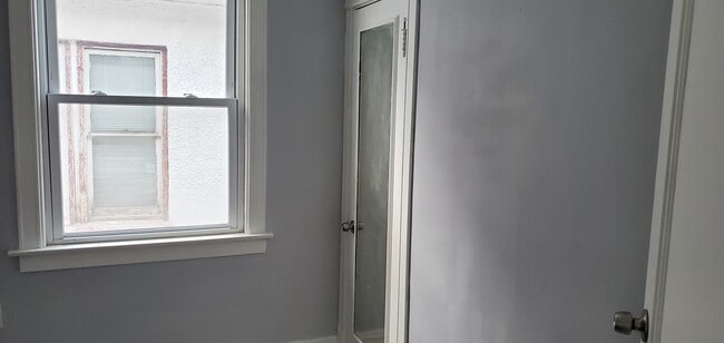 Building Photo - 10520 S Perry Ave