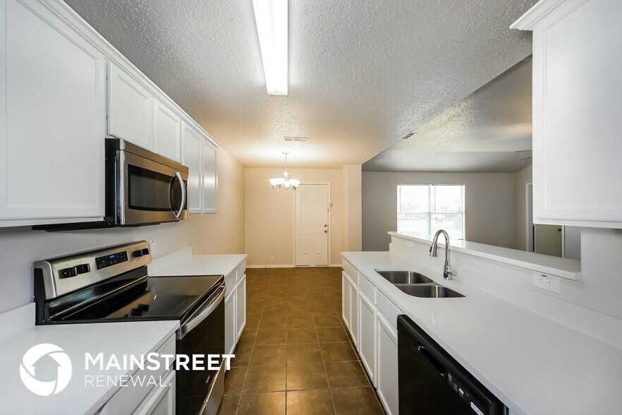 Building Photo - 317 Oakhurst Dr