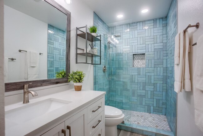 Building Photo - Newly Renovated 3BR/2BA Condo in