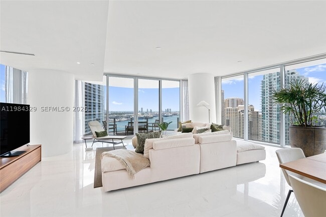 Building Photo - 300 Biscayne Blvd