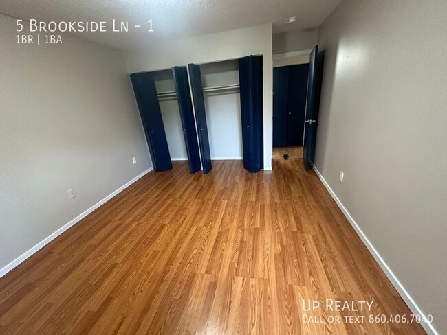Building Photo - 5 Brookside Ln