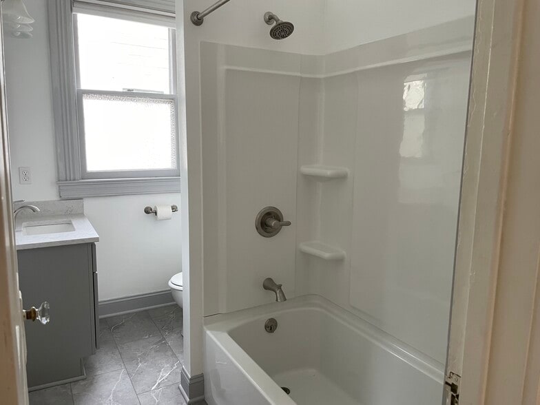 Bathroom - 70 Rutgers St