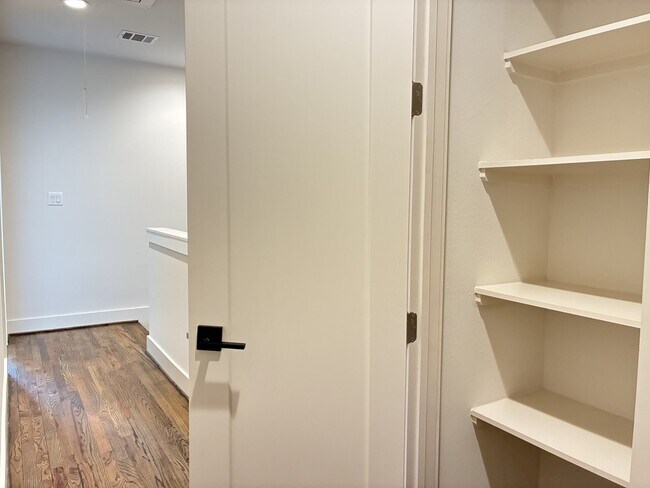 Building Photo - 1535 W 24th St