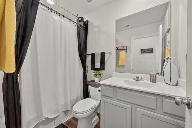 Building Photo - 15950 Boom Dr