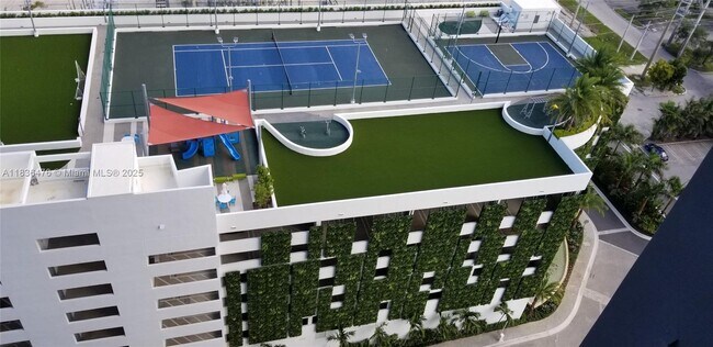 Building Photo - 16385 Biscayne Blvd