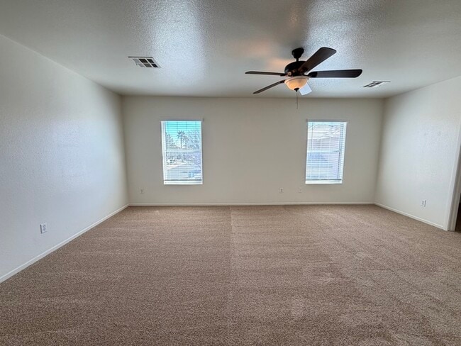Building Photo - This proeprty has been shown before and will be leased to the first qualified applicant. To sched...