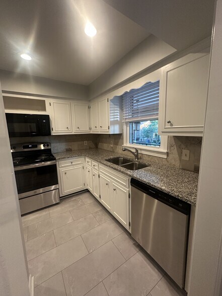 Building Photo - 207 Westfield Dr