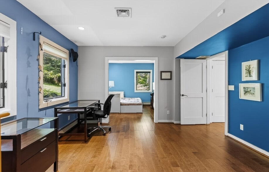 Building Photo - 15 Suban Pl