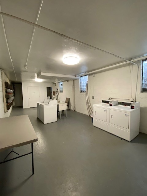 Building Photo - 838 Thorn St