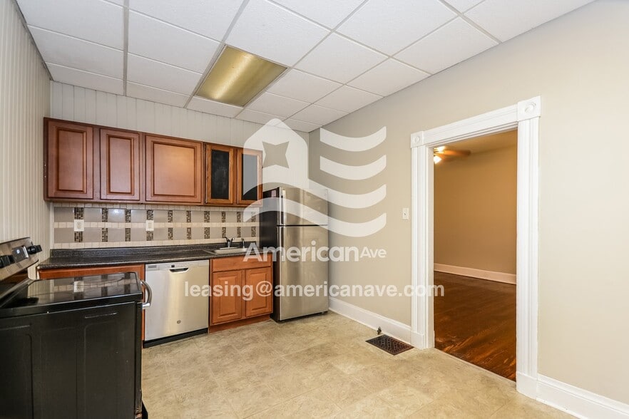 Building Photo - 4737 Section Ave