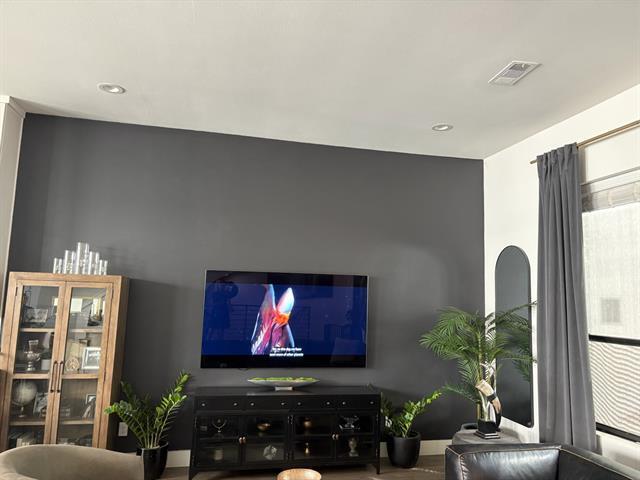 Building Photo - 1848 Euclid Ave