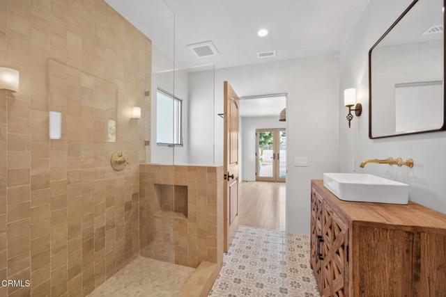 Building Photo - 622 S Evergreen Dr