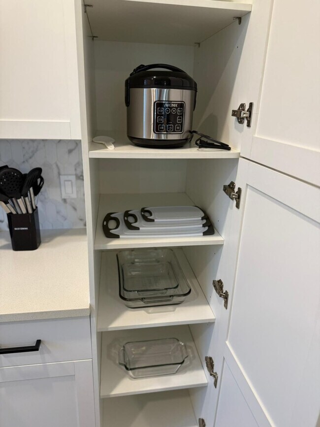 Building Photo - 1223 E Plant St