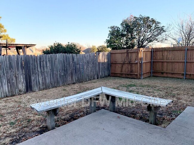 Building Photo - 2606 Lonesome Oak Dr