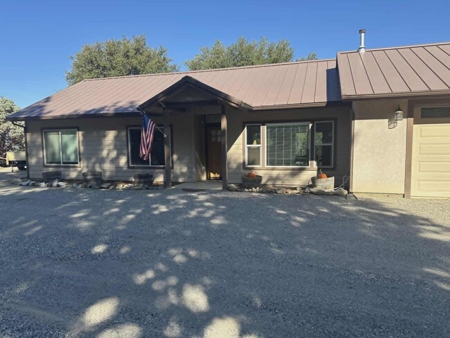 Primary Photo - 39034 CA-41