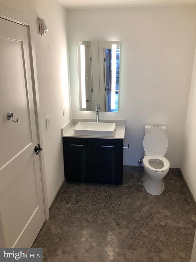 Building Photo - 70 N St SE