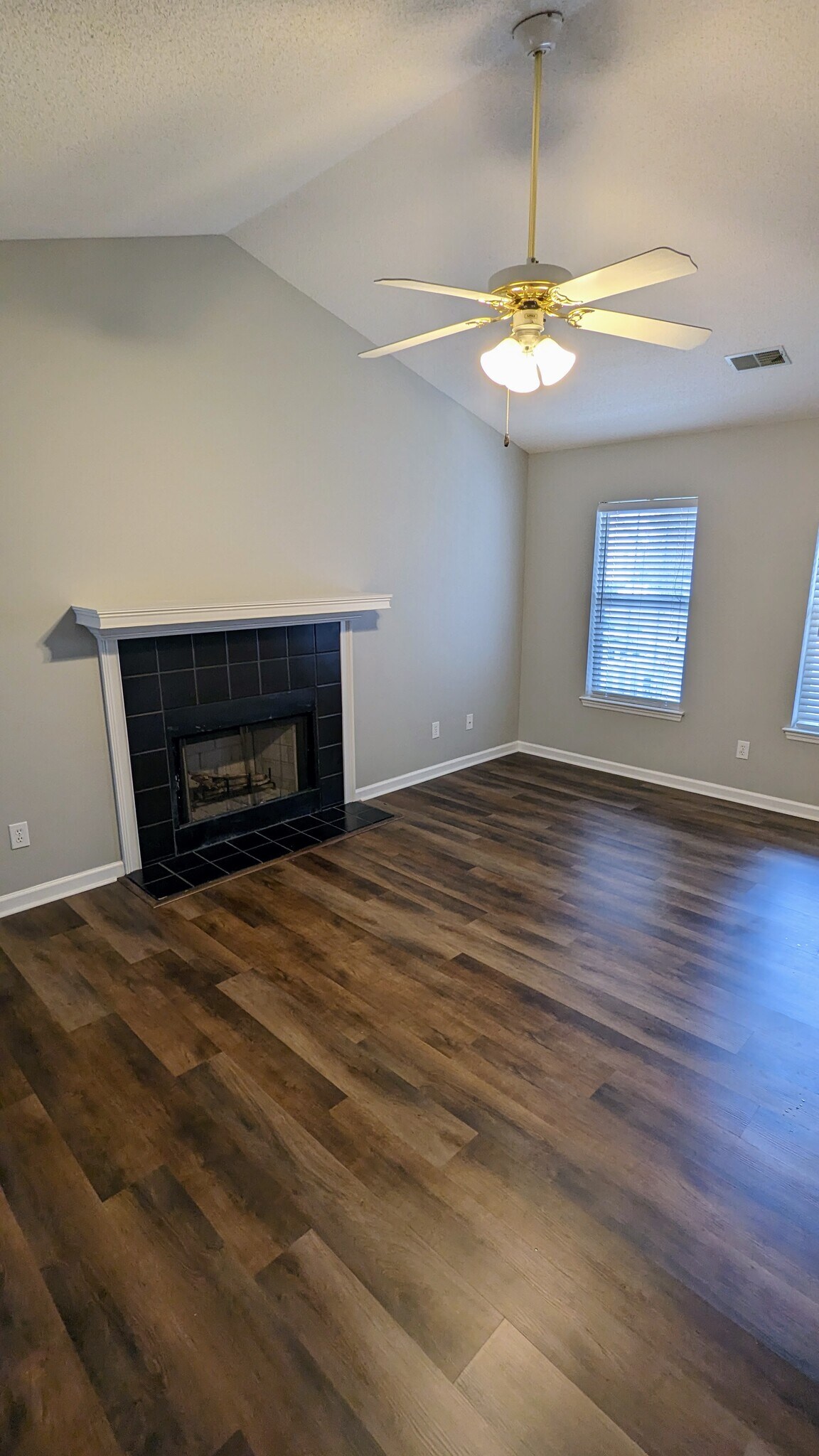 Building Photo - 205 Rice Hill Ct