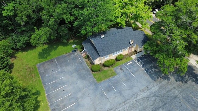 Building Photo - 175 Park Dr