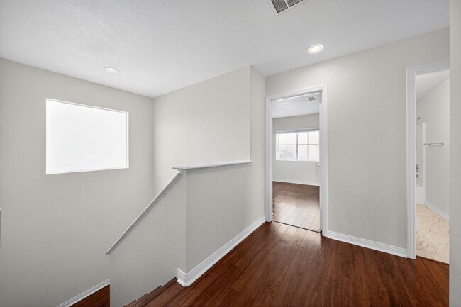 Building Photo - Beautiful 4-Bedroom Home