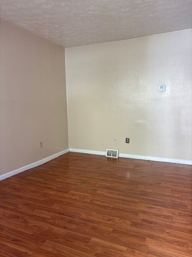 Building Photo - Mt Washington 2 Bedroom Duplex