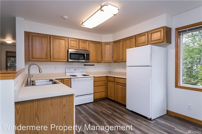 Building Photo - 2 br, 2 bath House - 647 W. Horton #235