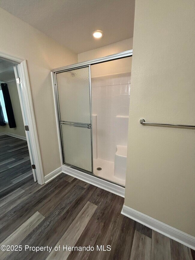 Building Photo - 1159 MacFarlane Ave