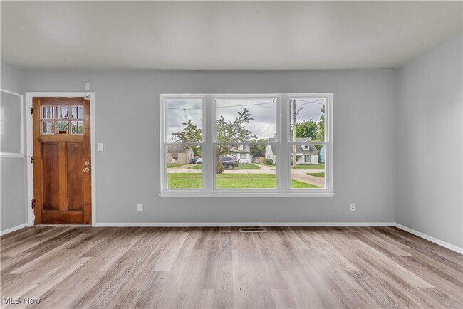 Building Photo - 17401 Wayne Dr