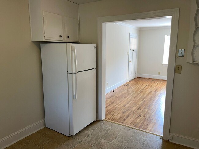 Building Photo - 1308 S Kings Dr