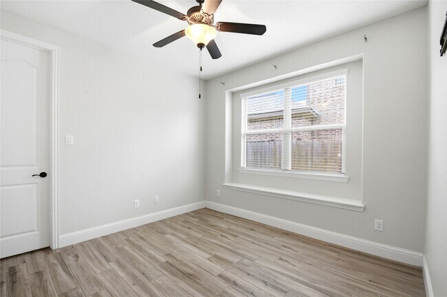 Building Photo - 5818 Fairway Shores Ln