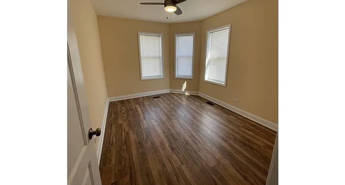 bedroom #1 - 5424 S Union Ave
