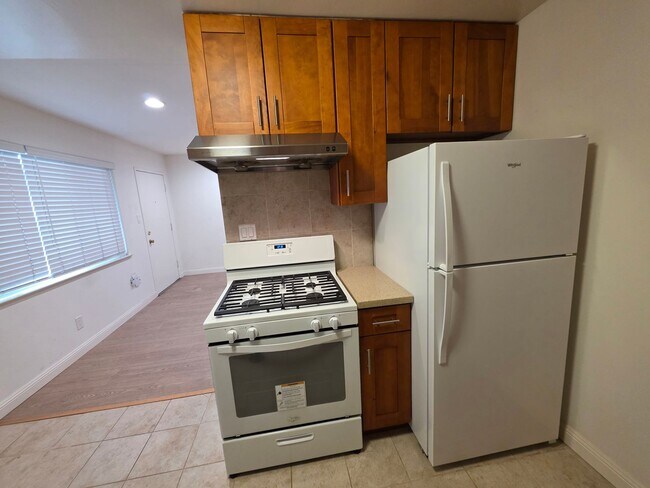 Building Photo - Two-bedroom apartment, with double pain gl...