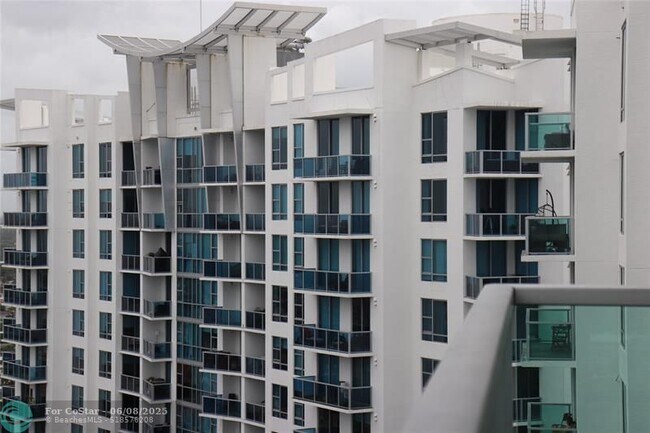 Building Photo - 2681 N Flamingo Rd