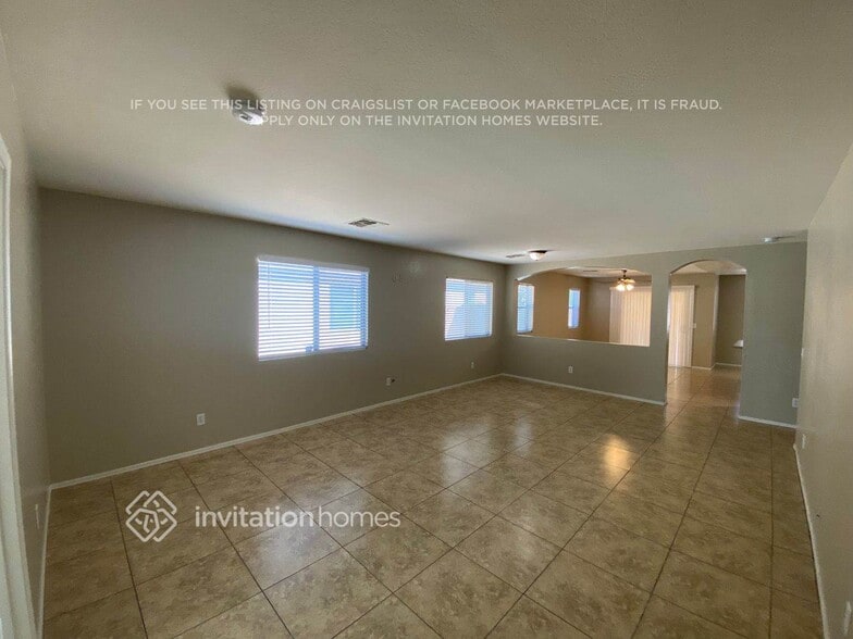 Building Photo - 8452 W Forest Grove Ave