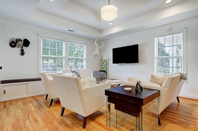 Building Photo - 1523 Harvard St