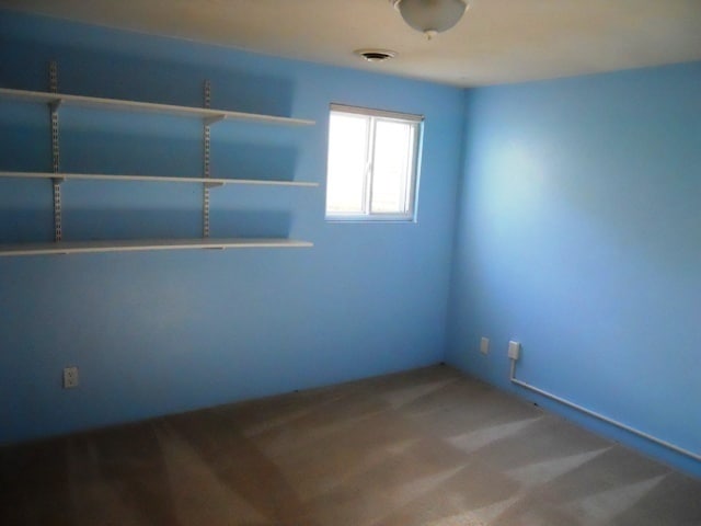 Building Photo - Three bedroom on Broadway in N. Boulder