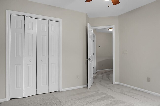 Building Photo - Gorgeous, 2 story, 4 BR, 2.5 BA Home with Fenced Yard near Magnolia Gardens
