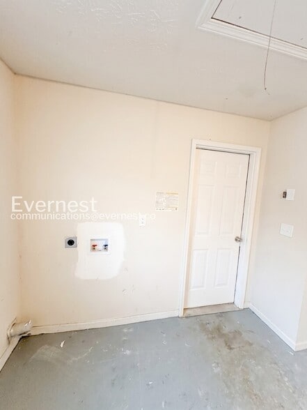 Building Photo - 1408 Creek View Dr