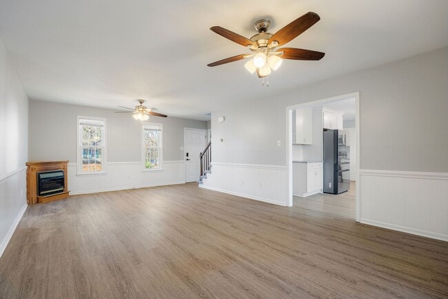 Building Photo - 4 Bedroom Home in Chesterfield County!!!! ***Available Early December***