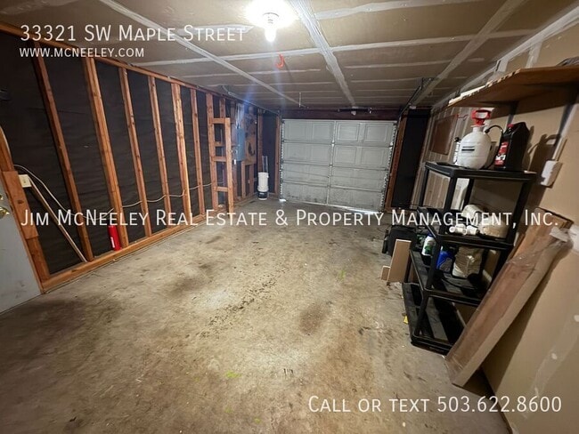 Building Photo - 33321 SW Maple St