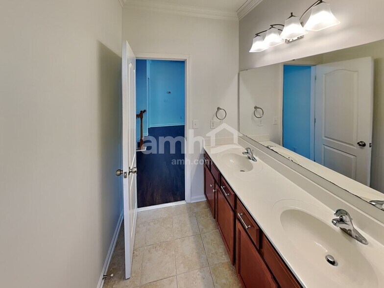 Building Photo - 15105 Carlow Hills Pl