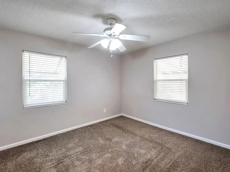 Building Photo - 10533 Executive Lake Dr