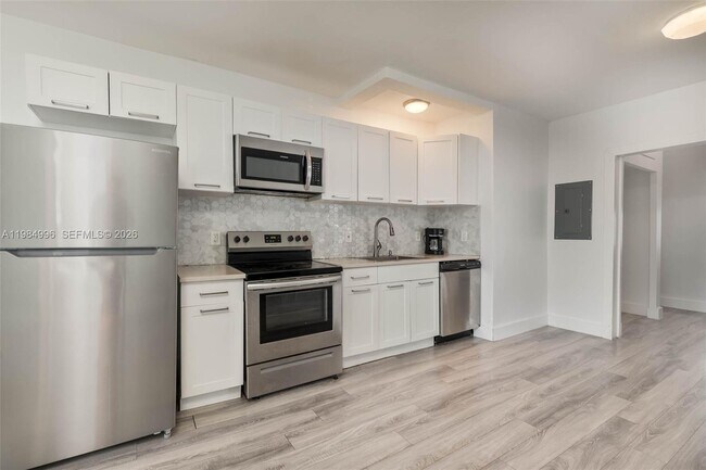 Building Photo - 1275 Marseille Dr