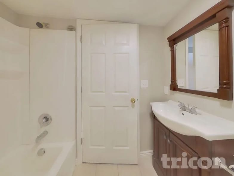 Building Photo - 846 E 900 N