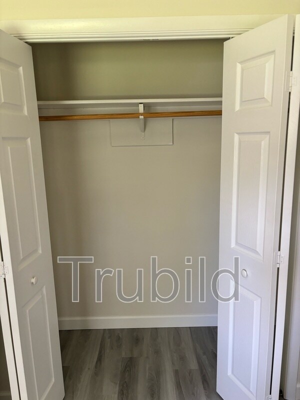 Building Photo - 246 Albatross St