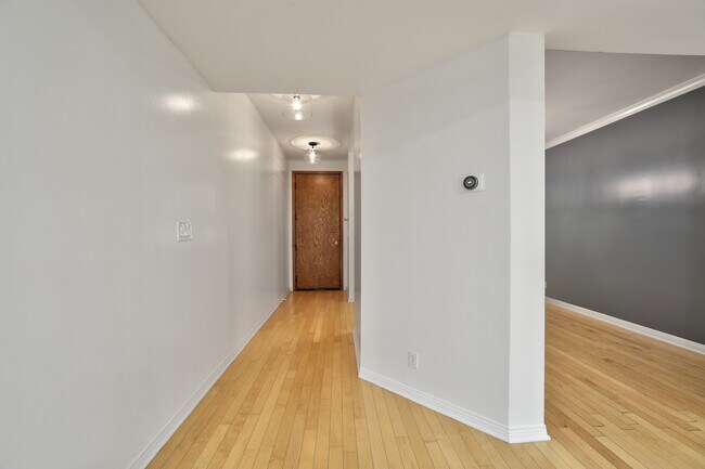 Building Photo - 11939 Gorham Ave