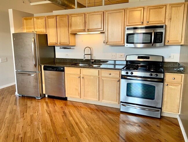 Building Photo - 500 S Clinton St